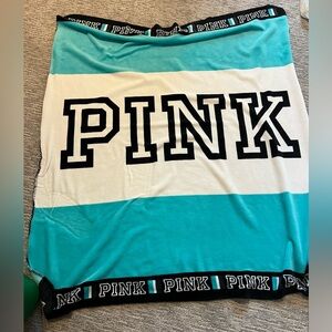 PINK throw blanket blue black white nwot